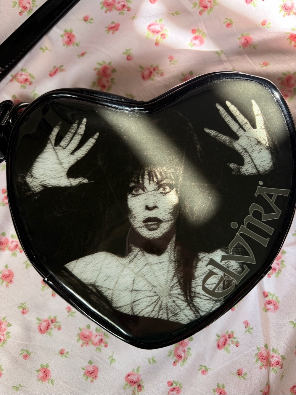 black small elvira heart purse - Picture 2 of 4